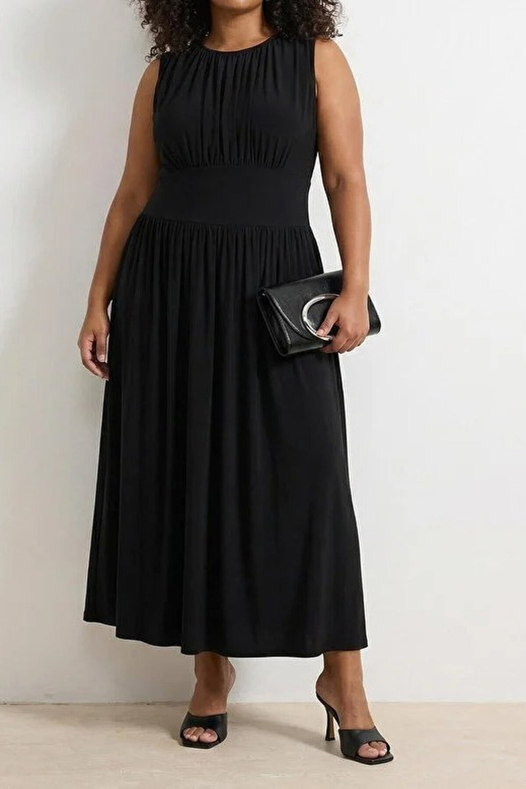 Crew Neck Gathered Detail Maxi Knitted Plus Size Dress