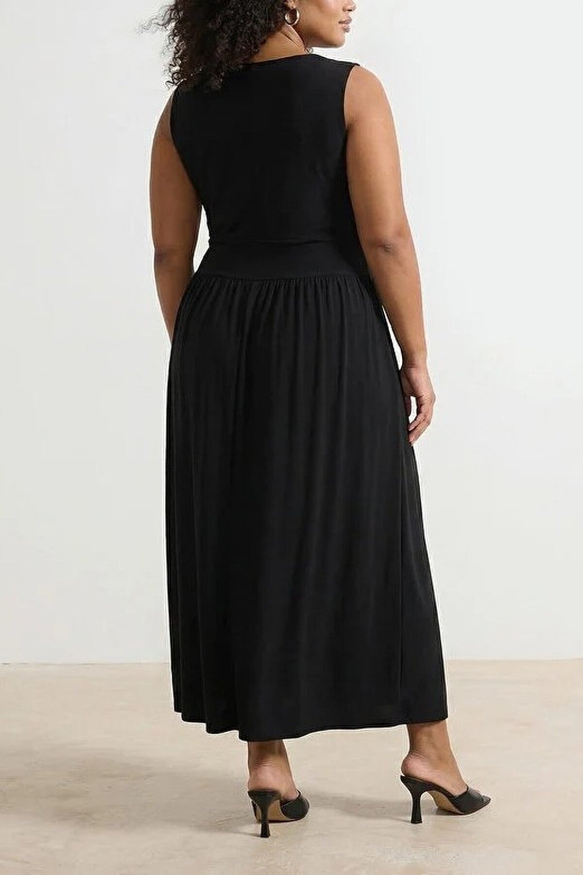 Crew Neck Gathered Detail Maxi Knitted Plus Size Dress