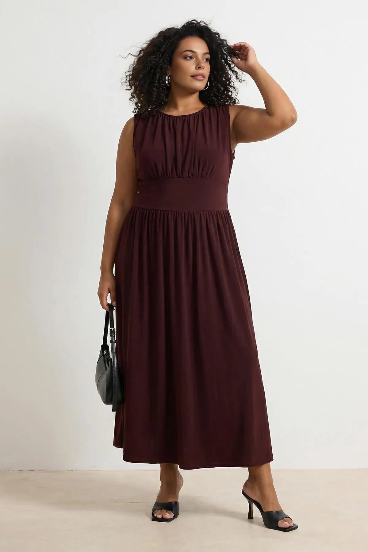 Crew Neck Gathered Detail Maxi Knitted Plus Size Dress