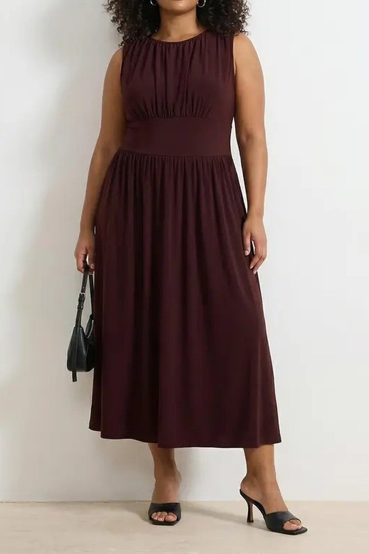 Crew Neck Gathered Detail Maxi Knitted Plus Size Dress
