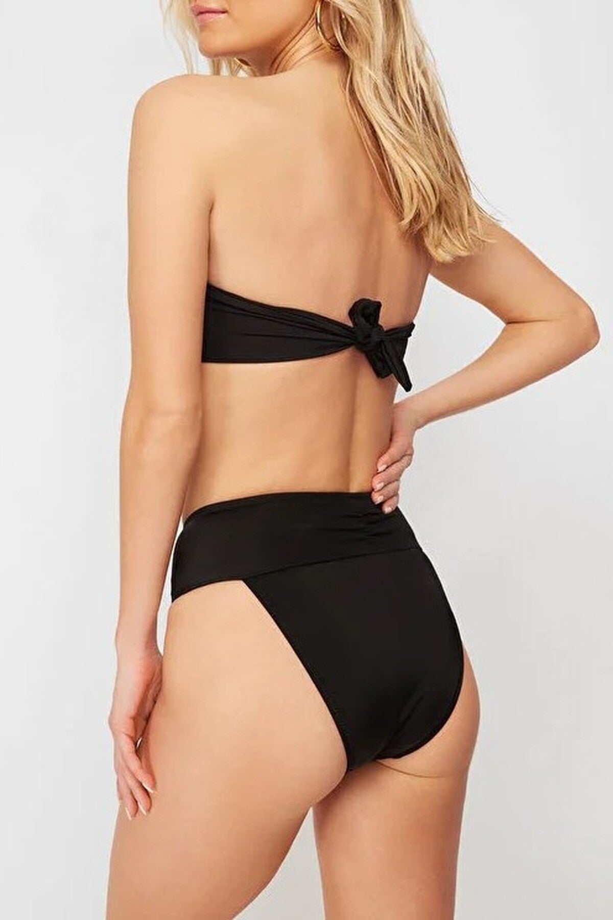 Regular High-Waisted Bikini Bottom with Accessories