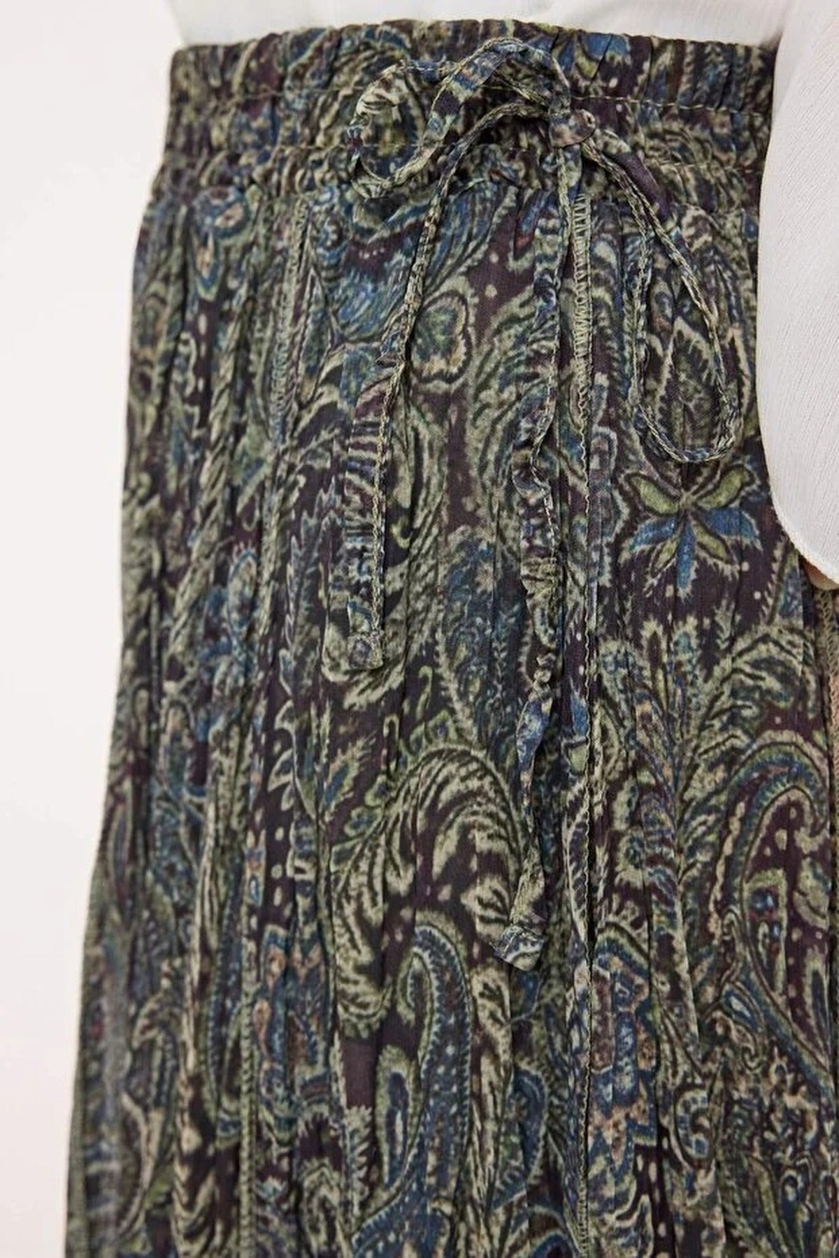 Chiffon Pleated Lined Ethnic Pattern Maxi Skirt