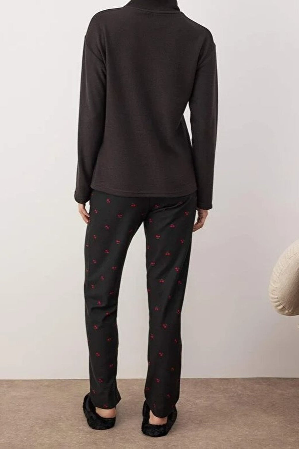 2-Piece Cherry Patterned Zippered Soft Winter Waffle Knit Pajama Set
