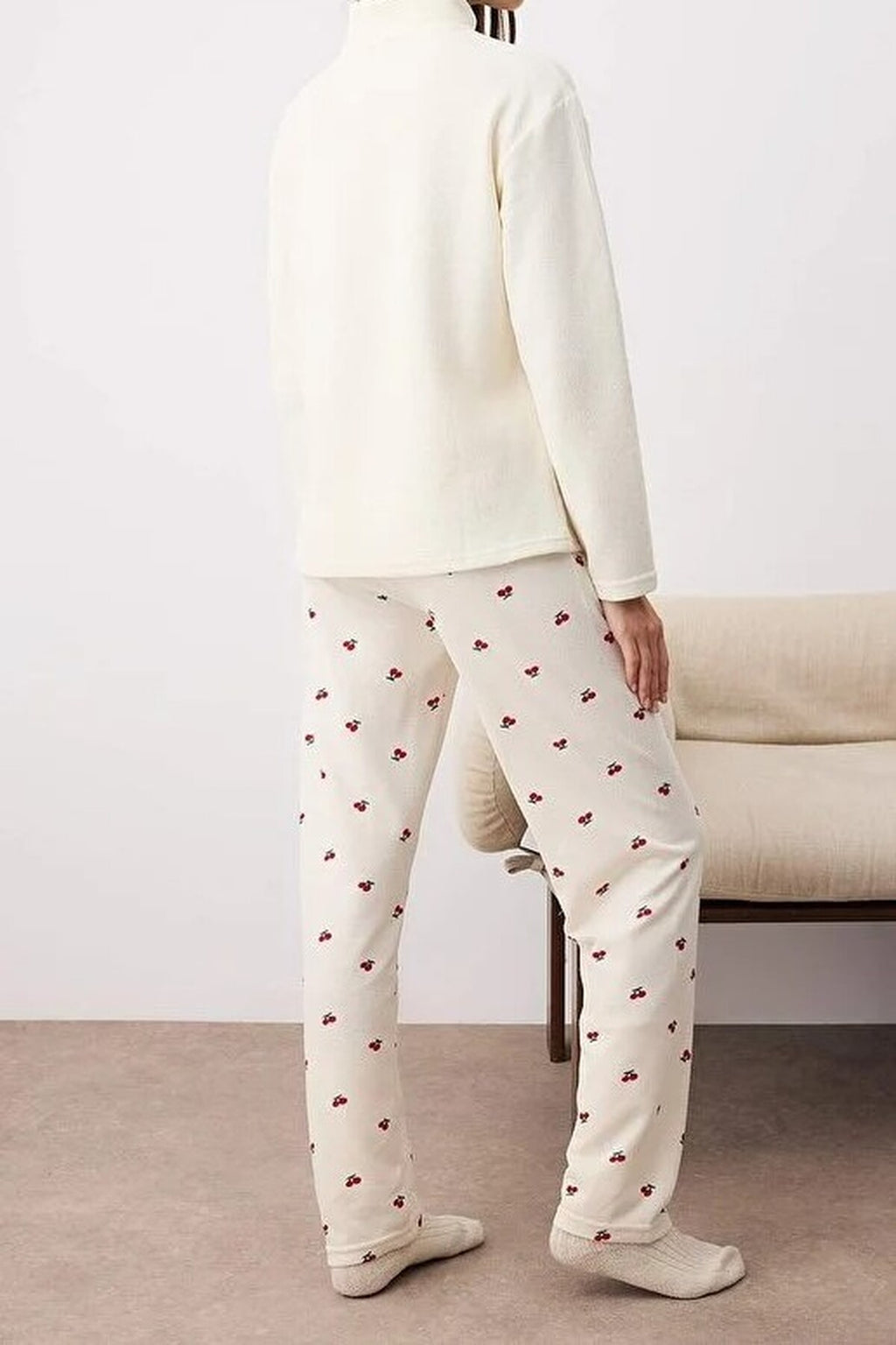 2-Piece Cherry Patterned Zippered Soft Winter Waffle Knit Pajama Set