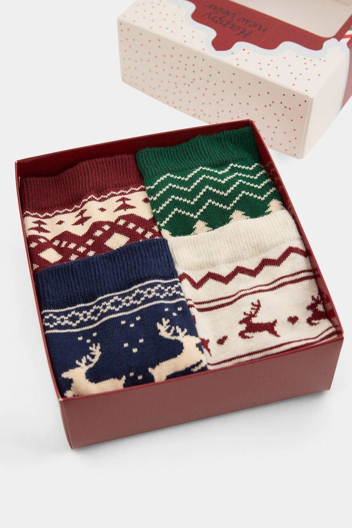 4 Pack Cotton Blend Christmas Themed Jacquard Knit Socks
