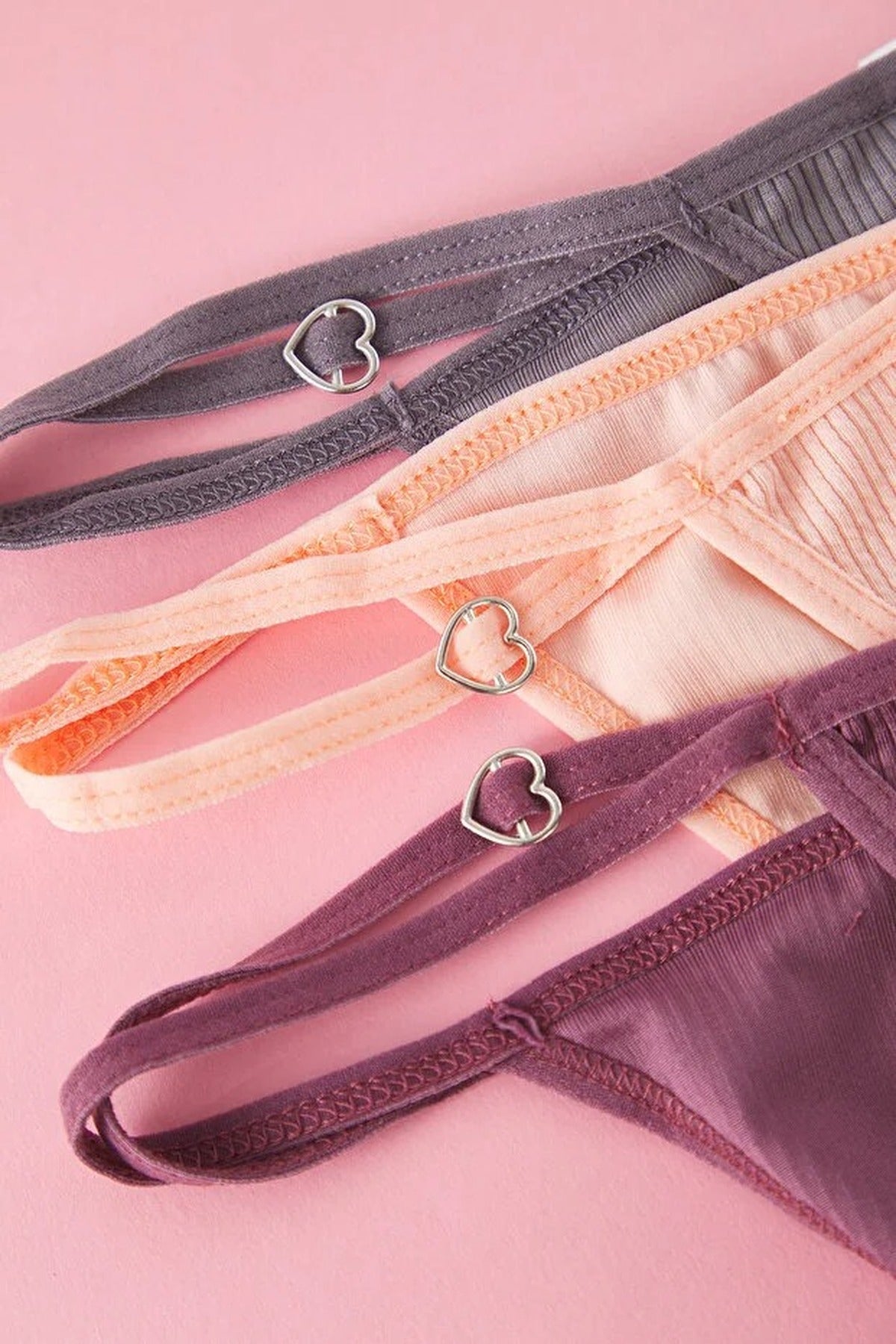 3-Pack Heart-Shaped Accessory Detail Ribbed Thong Knitted Panties