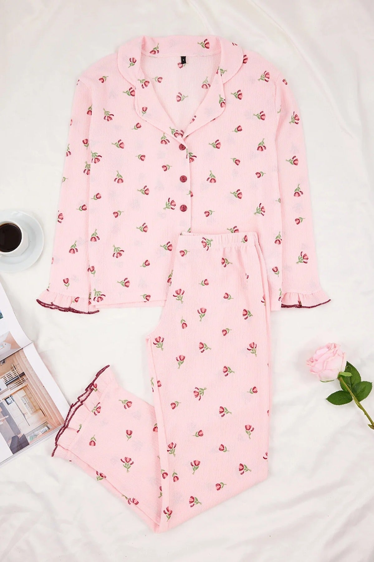 2-Piece Floral Ruffle and Baby Overlock Knitted Pajama Set