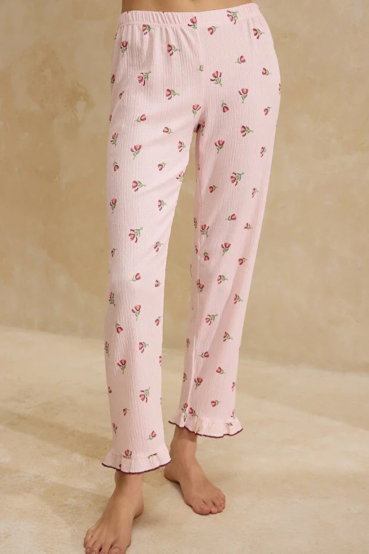 2-Piece Floral Ruffle and Baby Overlock Knitted Pajama Set