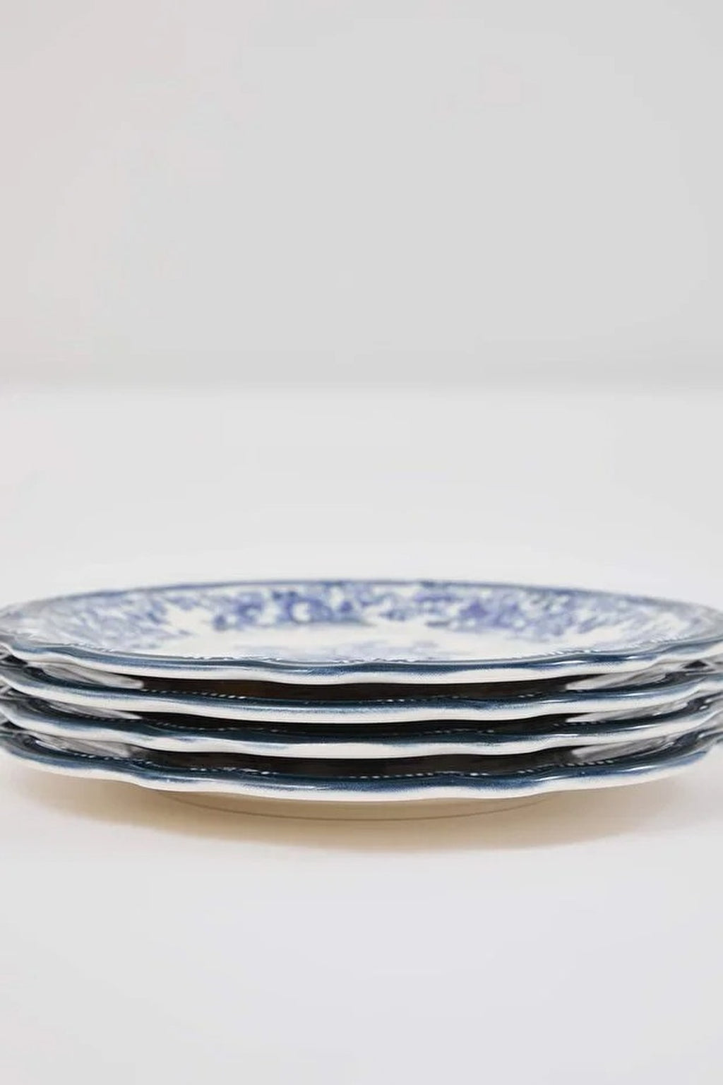 4-Piece Vintage Floral Pattern Porcelain Dessert Plate Set 21x21cm