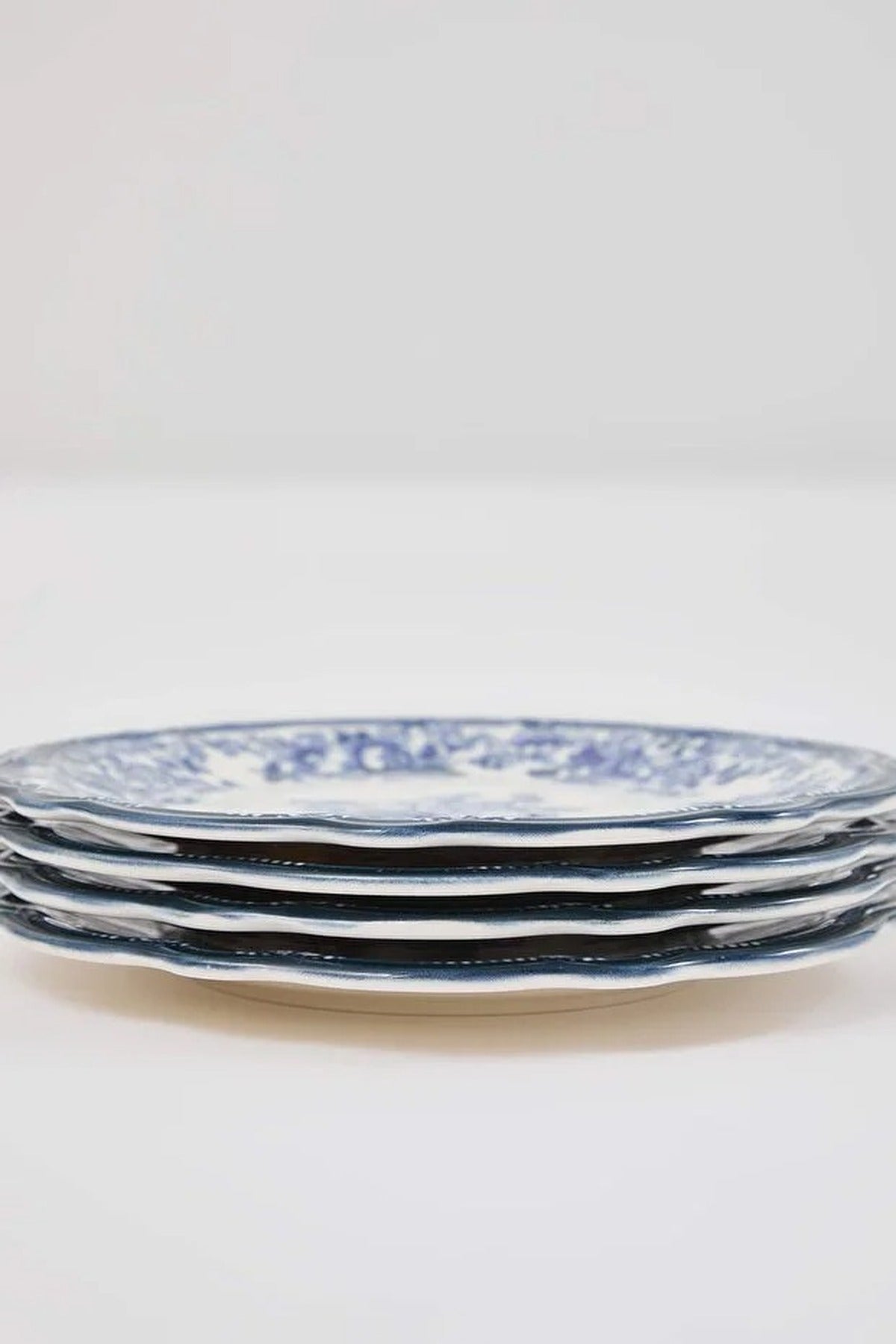 4-Piece Vintage Floral Pattern Porcelain Dessert Plate Set 21x21cm