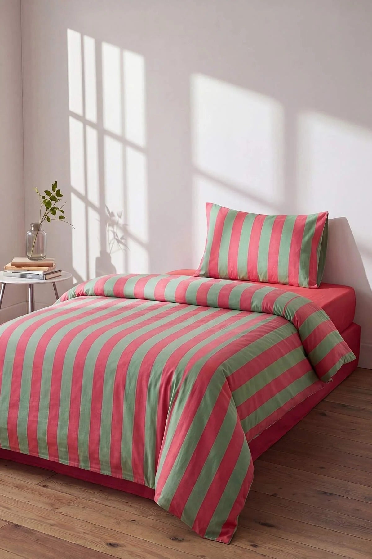 Single Easy Iron Striped Duvet Cover Set 160x220cm