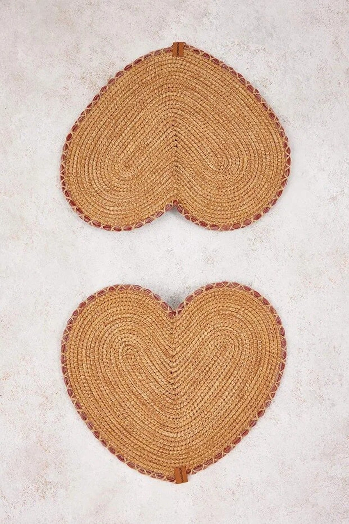 2 Piece Heart-Shaped Woven-Look Placemats 