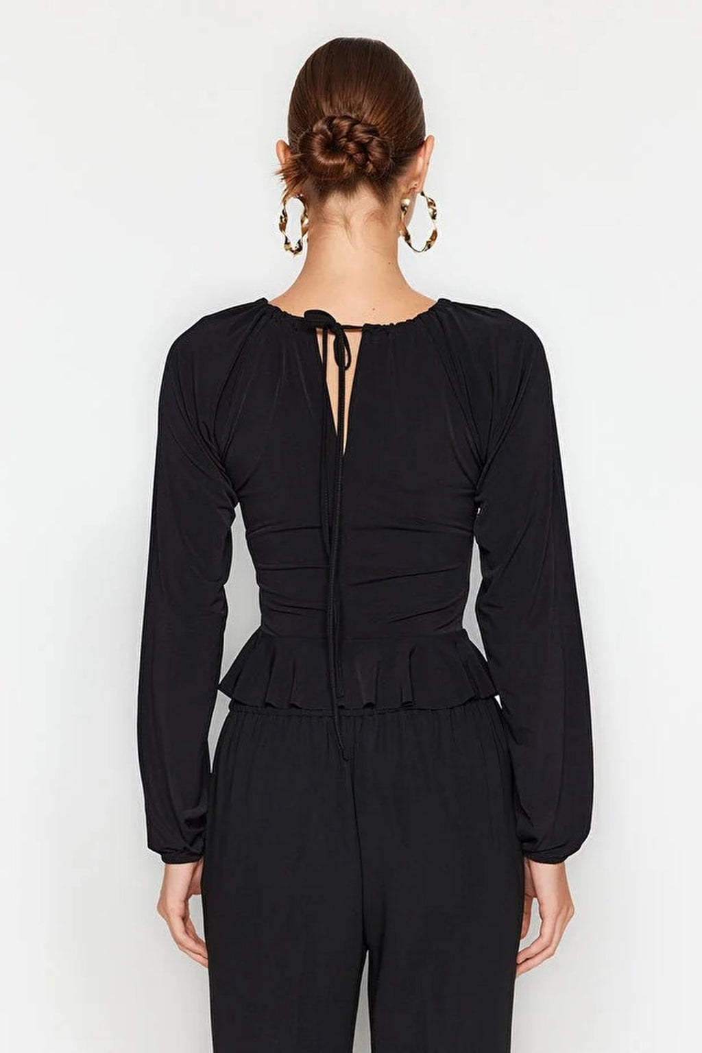 Cut Out Detail Knitted Blouse with Accessories