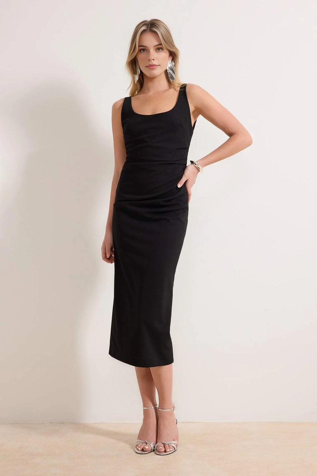 Scoop Neck Sleeveless Bodycon Midi Dress