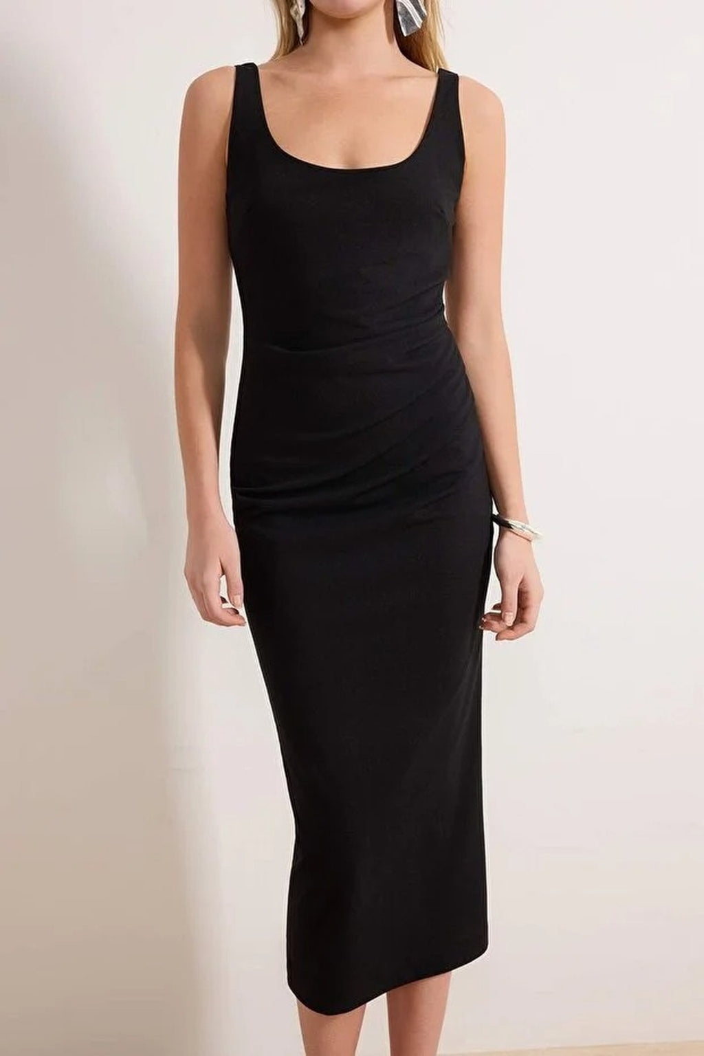 Scoop Neck Sleeveless Bodycon Midi Dress