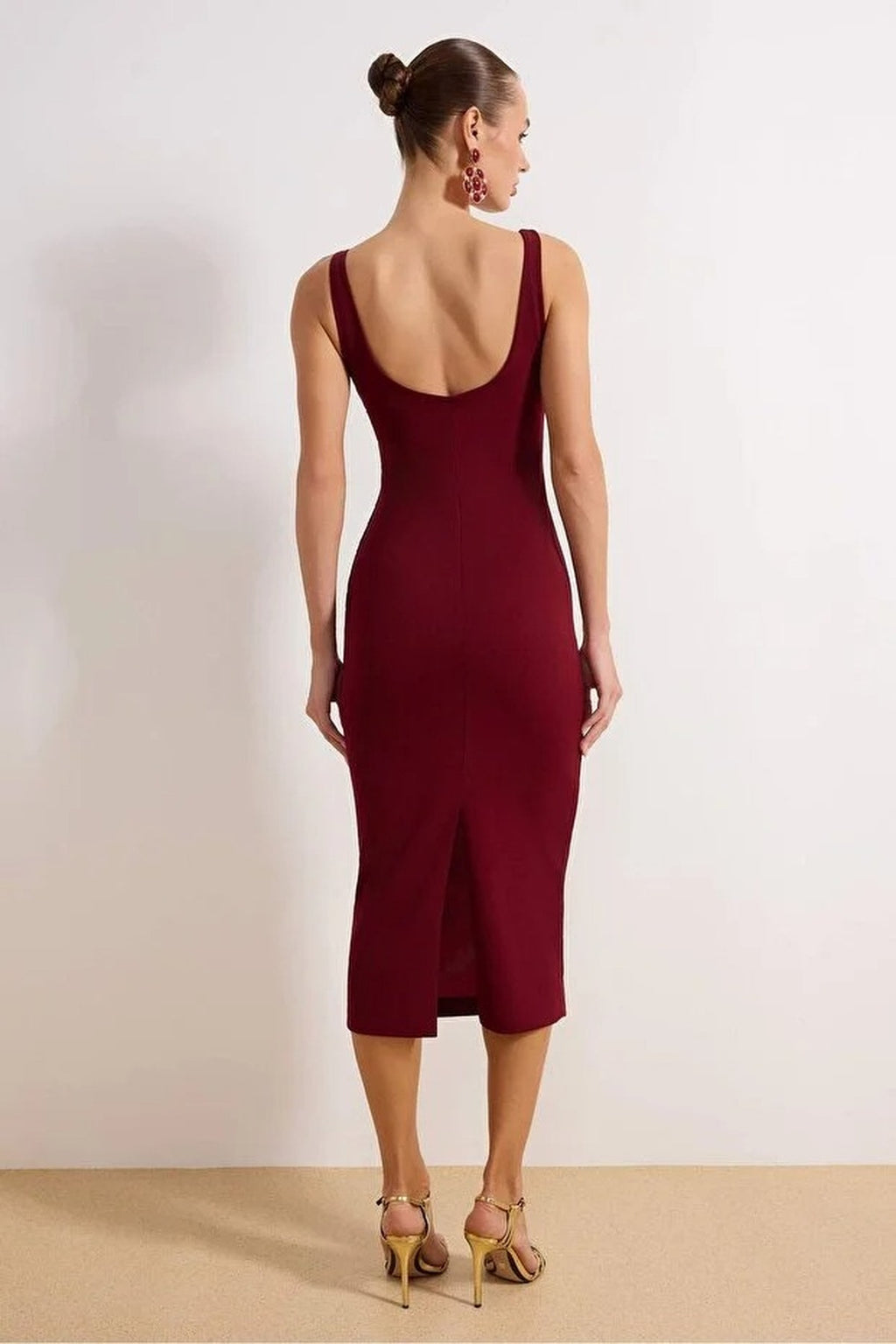 Scoop Neck Sleeveless Bodycon Midi Dress
