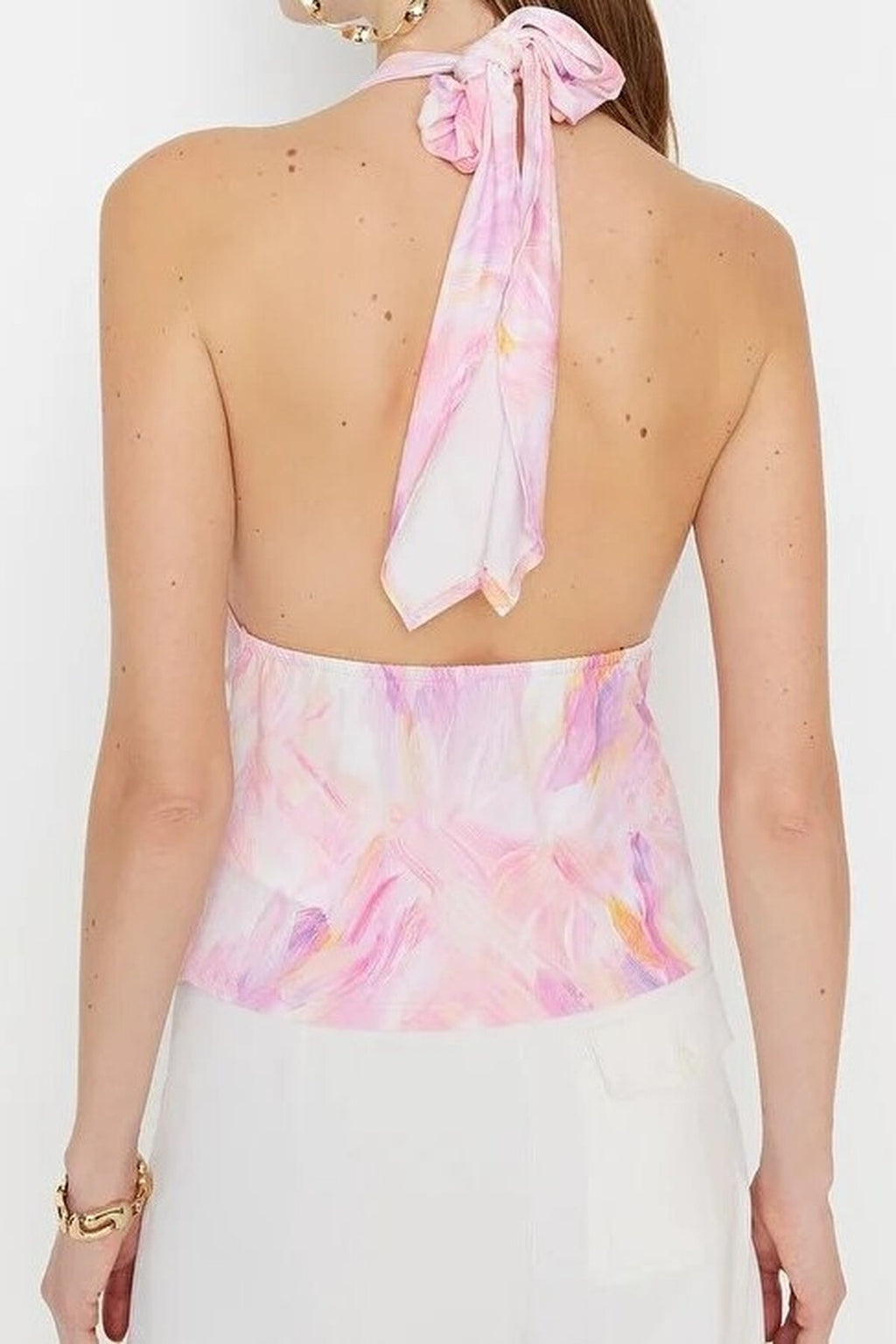 Printed Knitted Blouse with Cut-Out Detail and Accessories