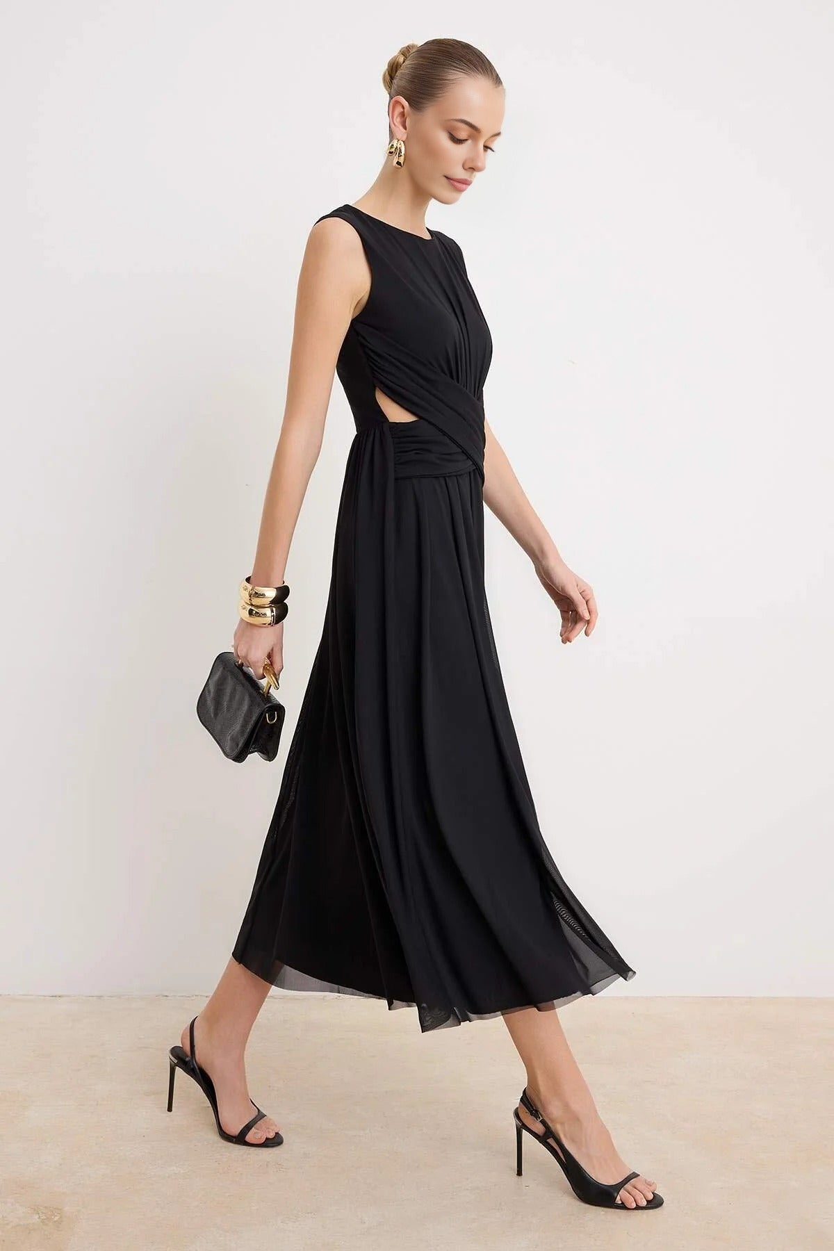 Flowy Tulle Dress with A-Line and Cut Out Detail