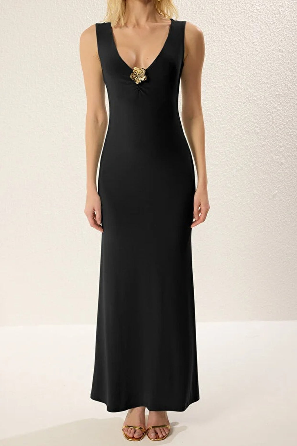 Plain Straight Cut Knitted Maxi Evening Dress with Accessory Details