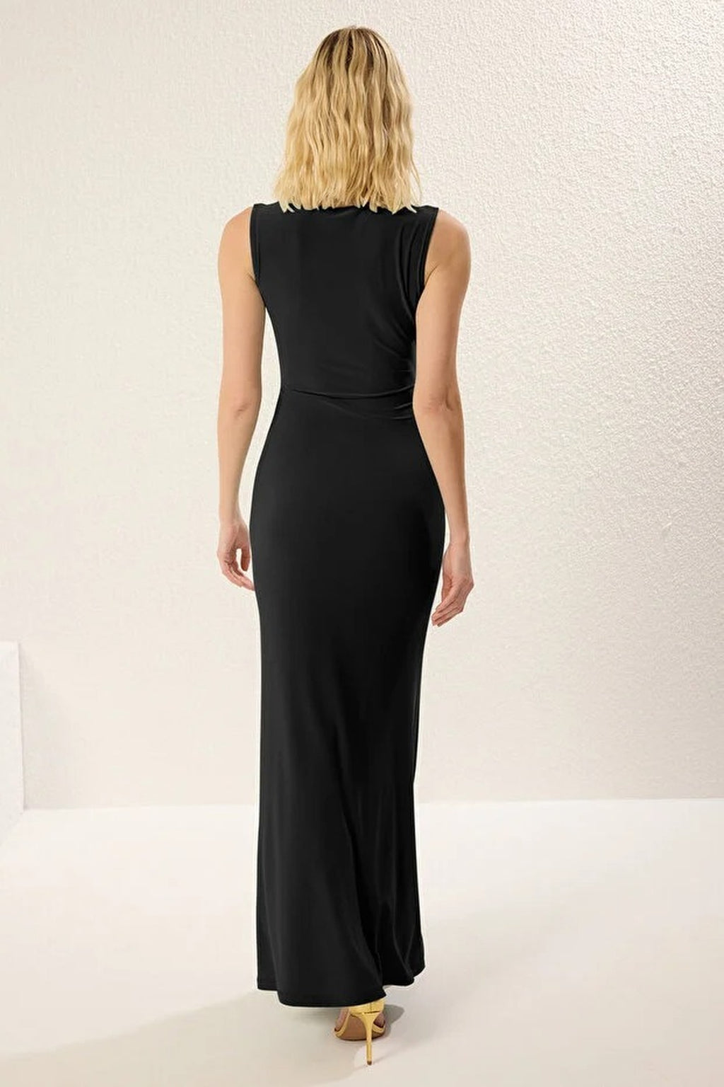 Plain Straight Cut Knitted Maxi Evening Dress with Accessory Details