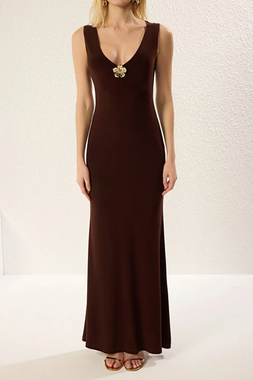 Plain Straight Cut Knitted Maxi Evening Dress with Accessory Details