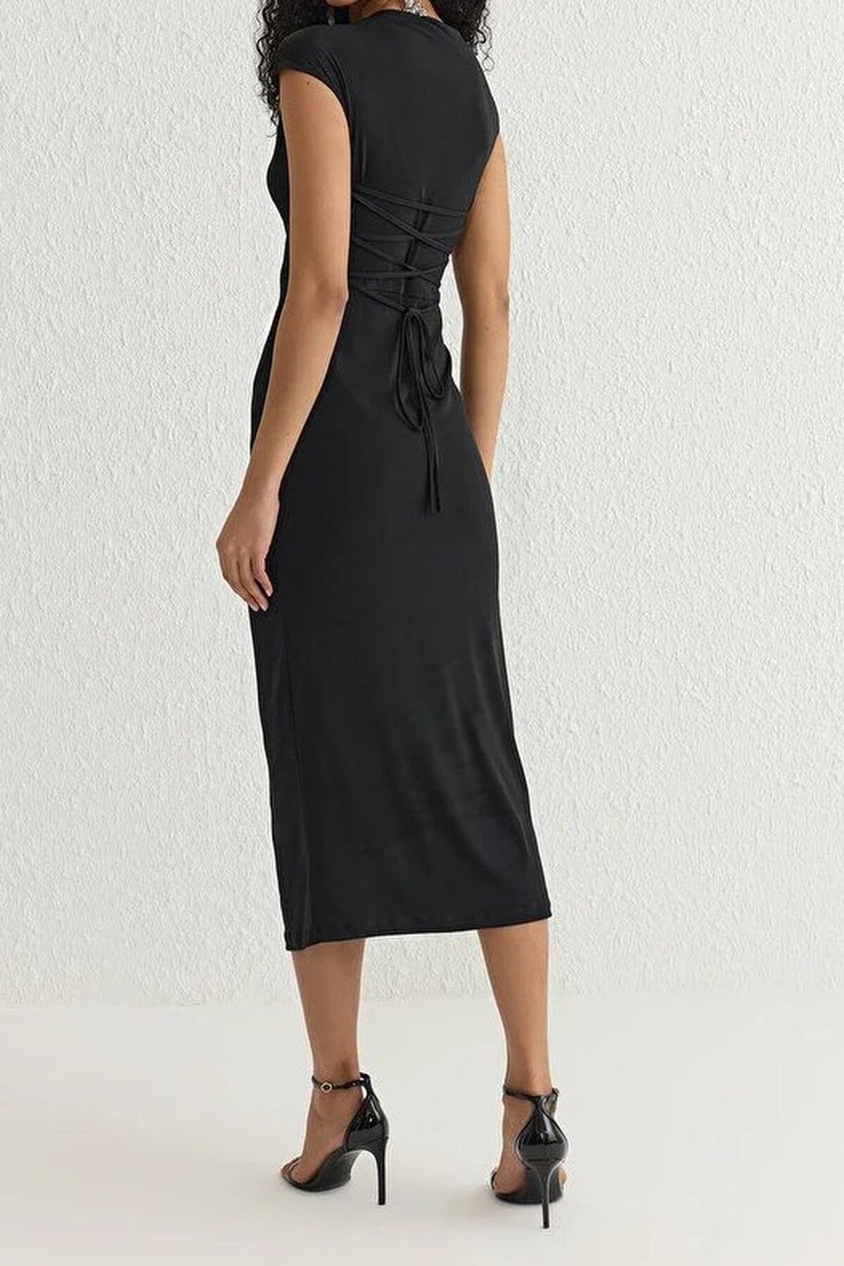 Fitted Adjustable Back Lace-Up Lined Knitted Dress