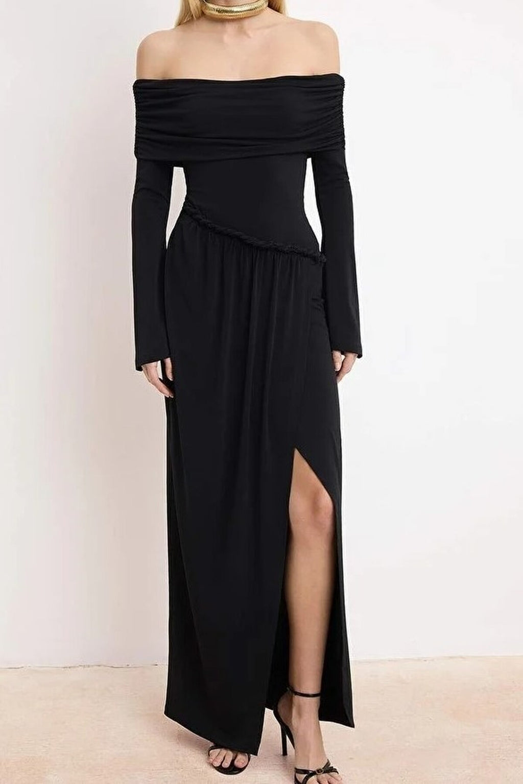 Accessory Detailed Knitted Maxi Evening Dress