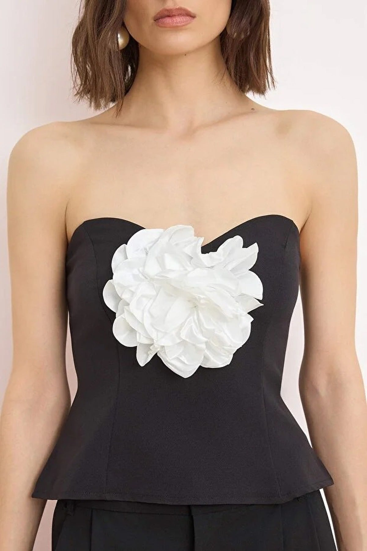 Sweetheart Neckline 3D Floral Applique Bustier Top