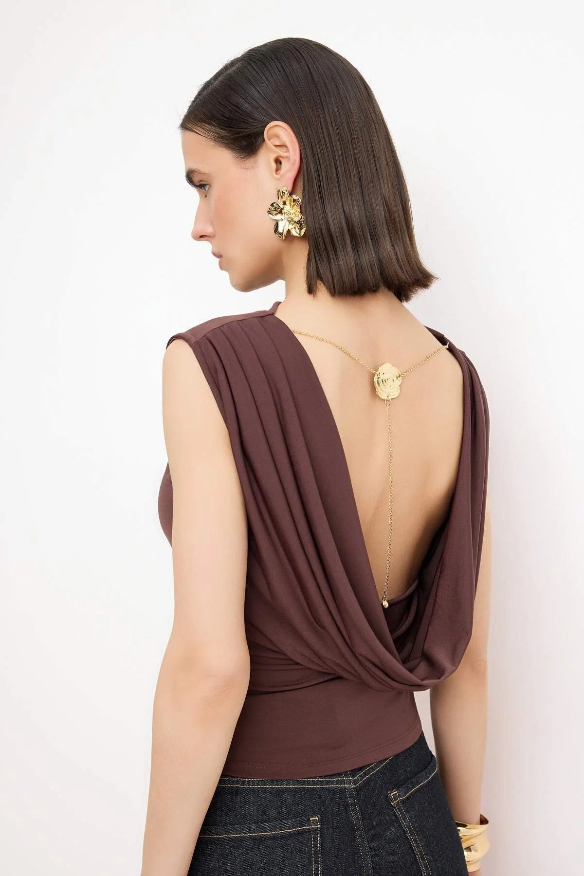 Boat Neck Sleeveless Knit Sandy Party Blouse