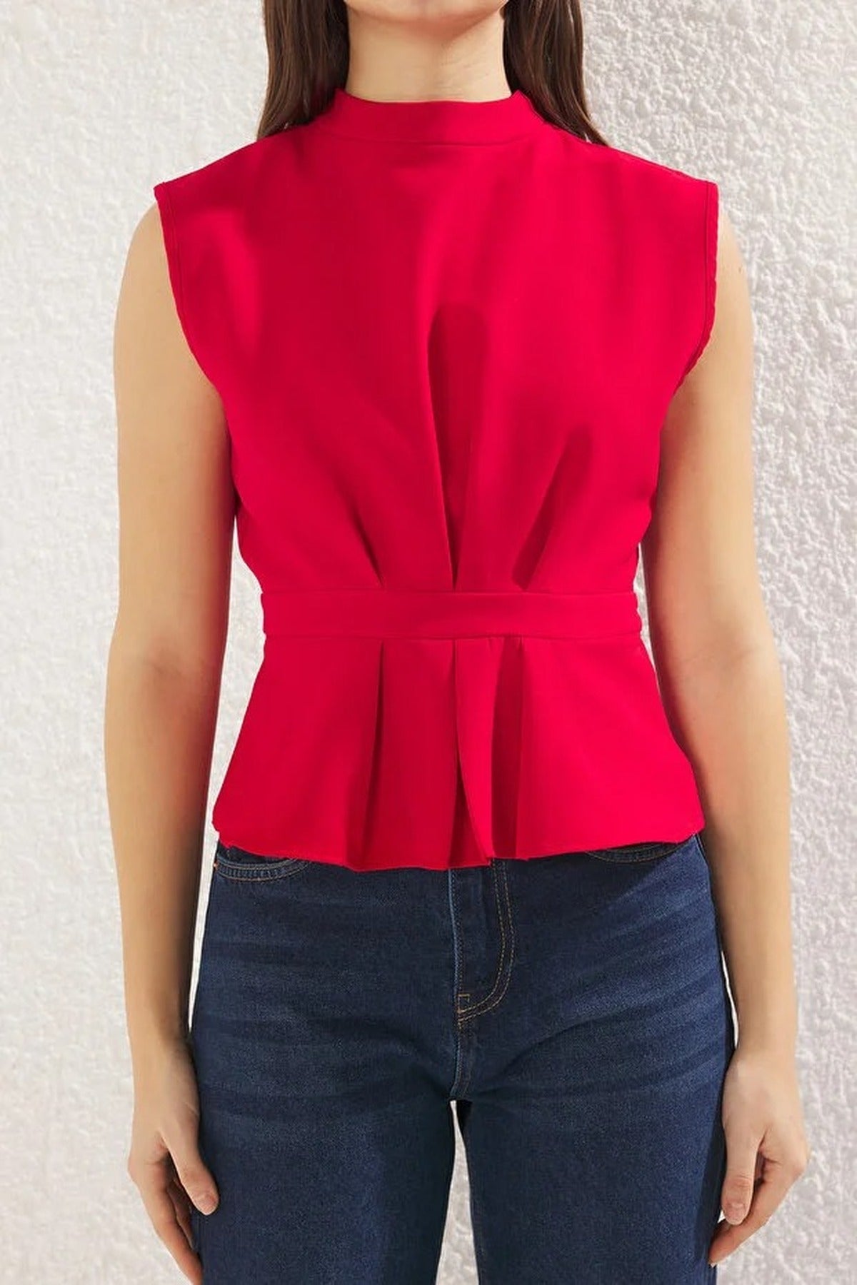 Woven Crew Neck Sleeveless Blouse