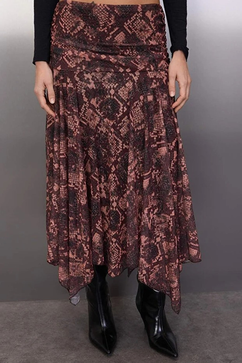 Skater Asymmetric Hem Detail Stretch Knit Skirt