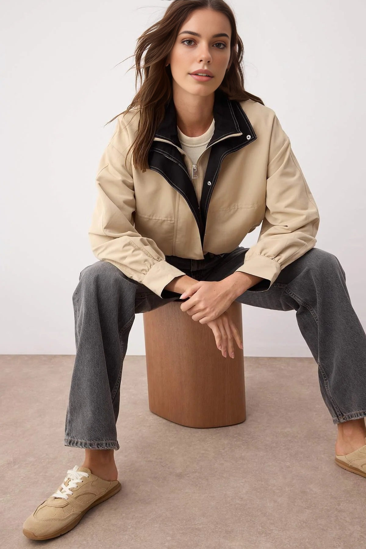 Slim Jacket with Contrast Color Detail on the Collar