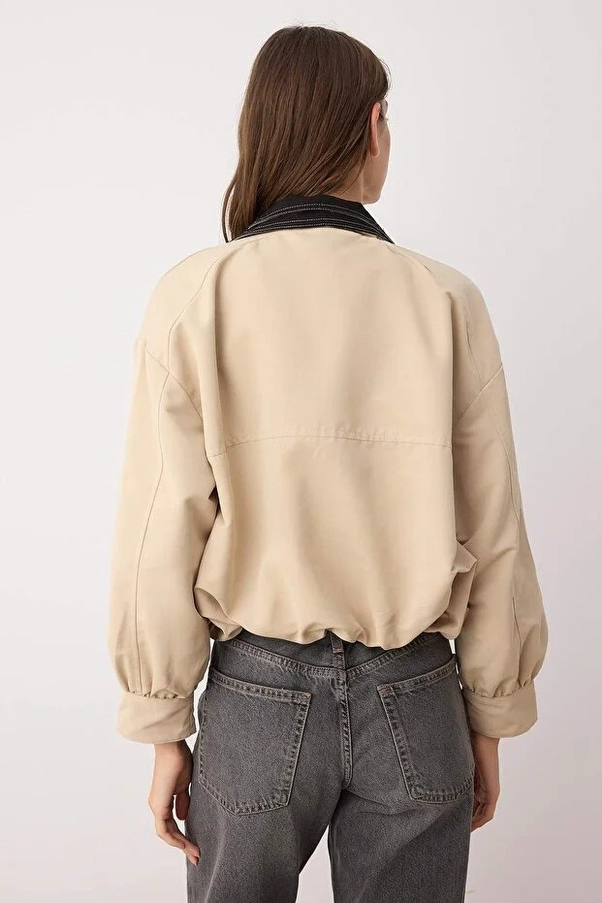 Slim Jacket with Contrast Color Detail on the Collar