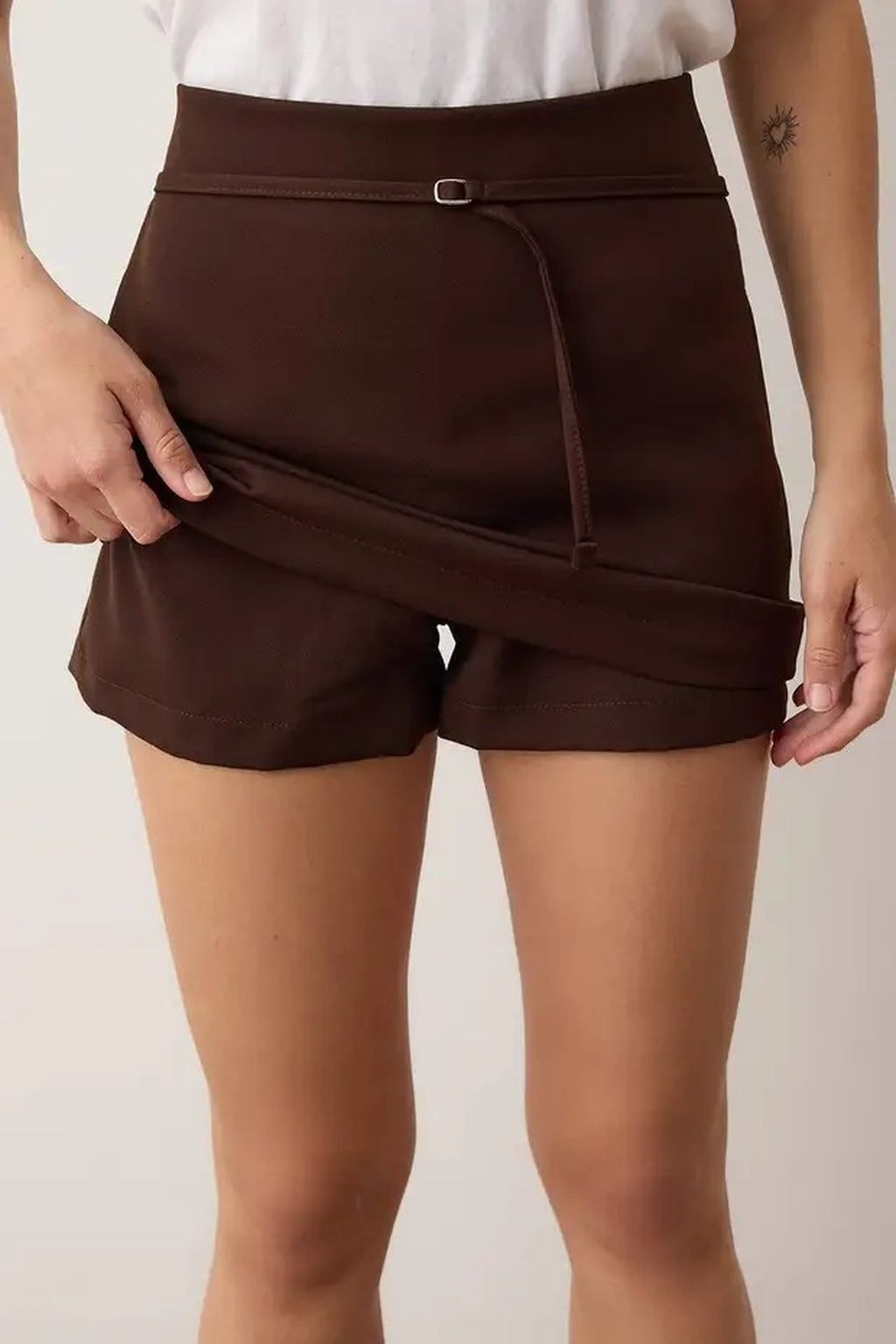 Thin Belt Detail Mini Short Skirt