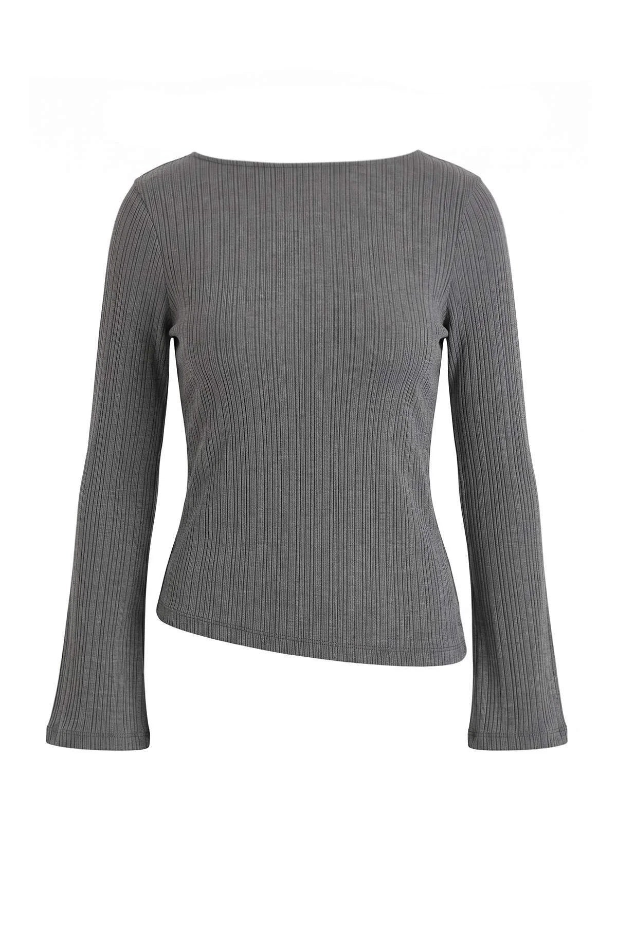 Asymmetric Hem Spanish Sleeve Fitted Knit Blouse