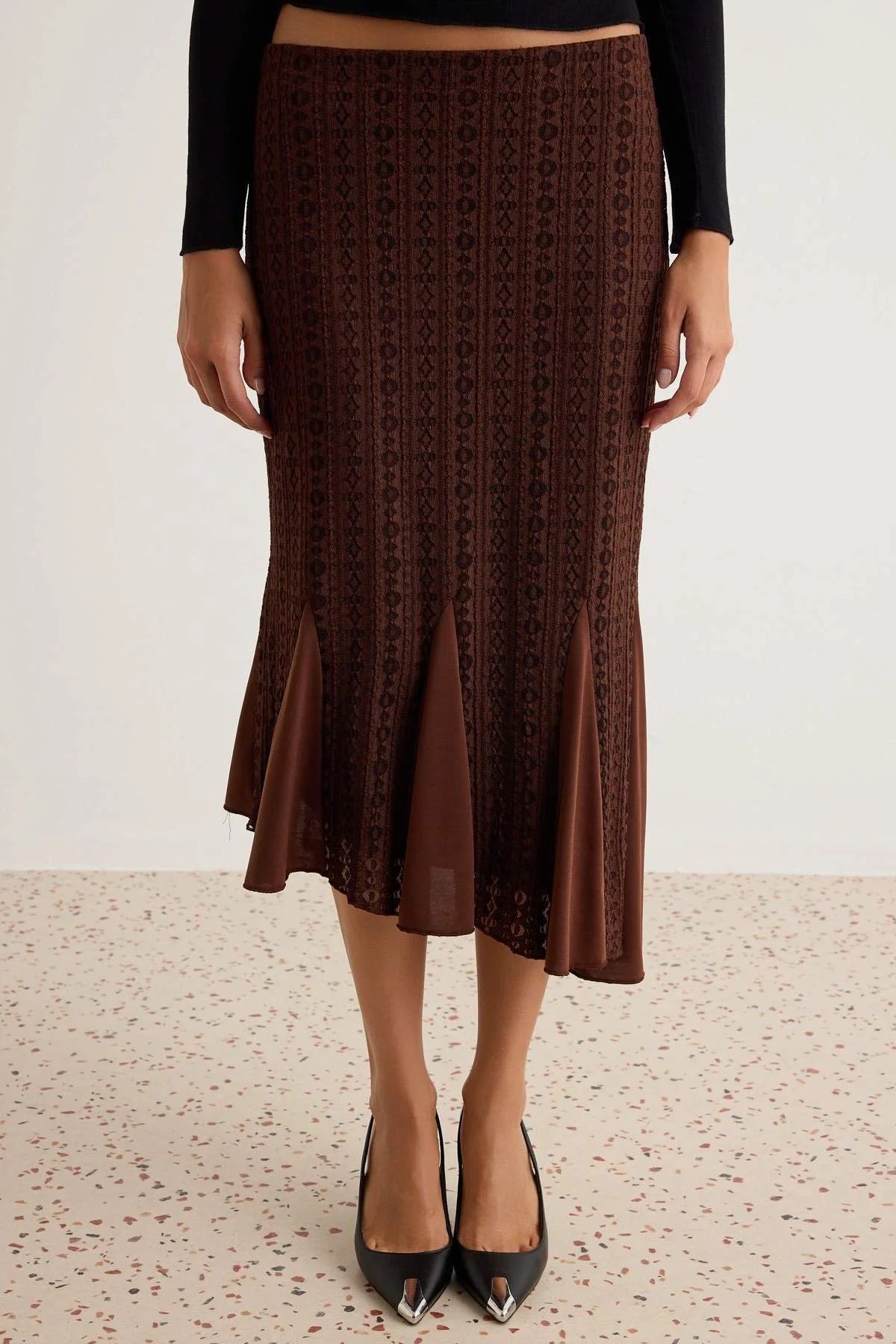Asymmetric Hem Ruffle Detail Lace Lined Midi Skirt