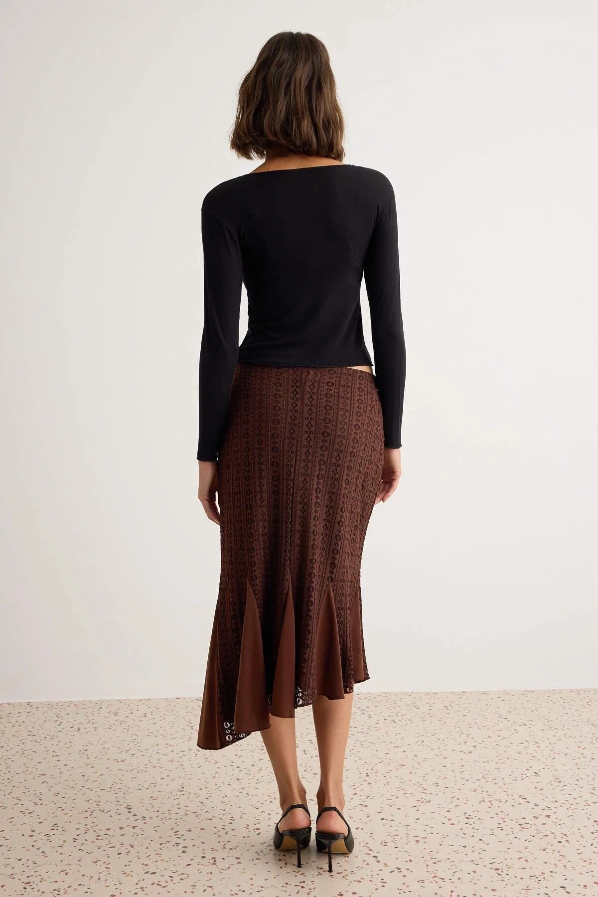 Asymmetric Hem Ruffle Detail Lace Lined Midi Skirt