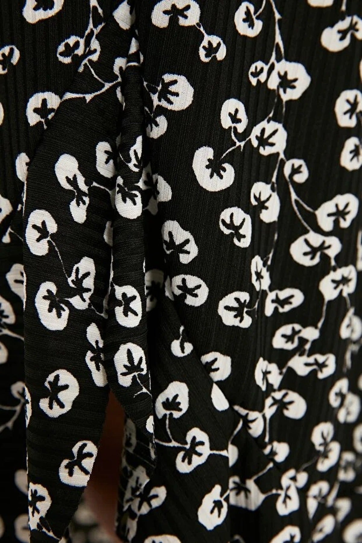 Printed High-Waisted Stretch Skirt with Gathering and Ruffles