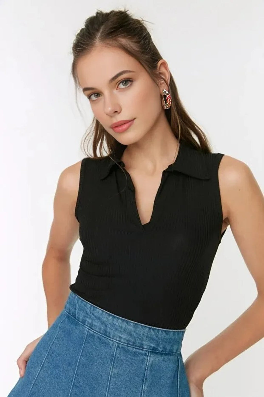 Fitted Polo Collar Crop Stretch Knit Blouse