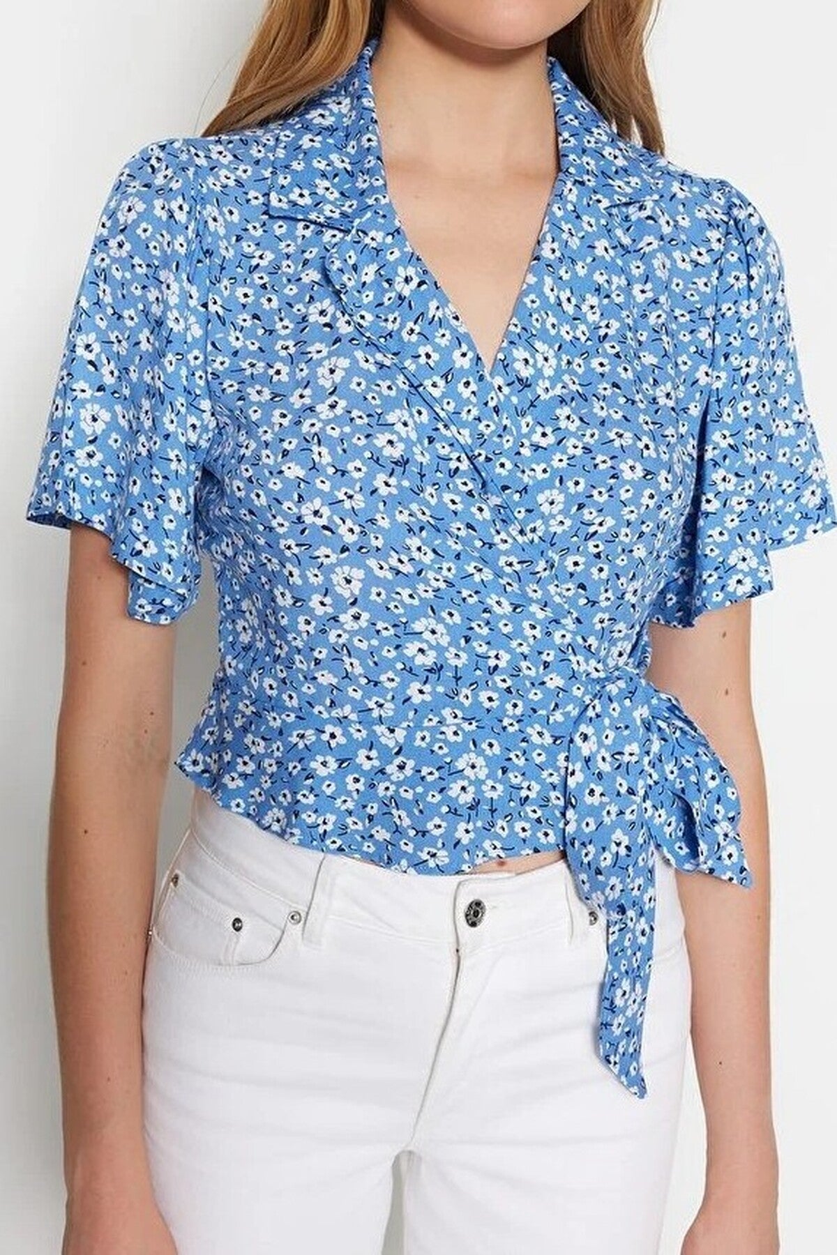 Tie Detail Floral Pattern Crop Woven Blouse