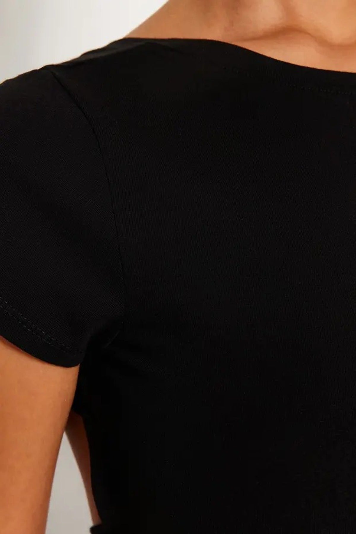 Back Detail Fitted Crop Blouse