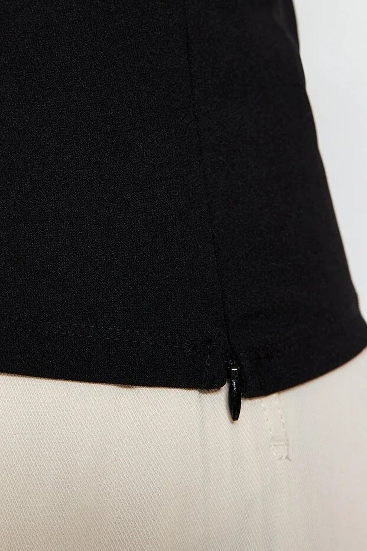 Strapless Neckline Side Zipper Crepe Knit Blouse