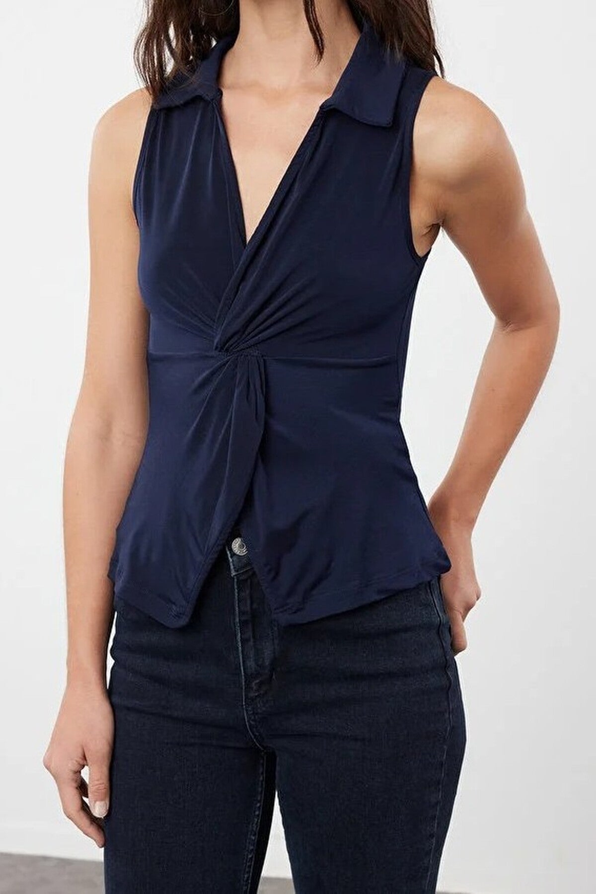Fitted Polo Collar Stretch Knit Blouse