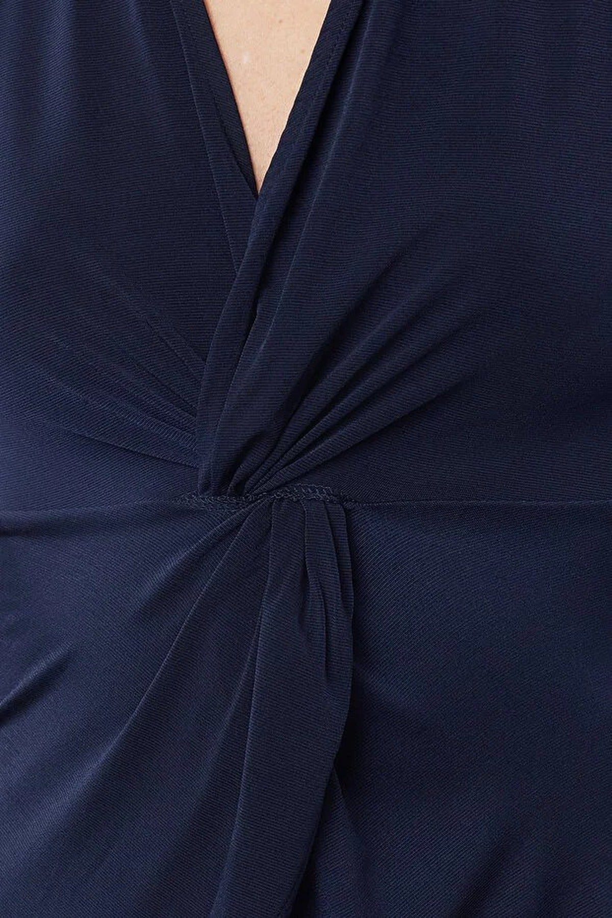 Fitted Polo Collar Stretch Knit Blouse