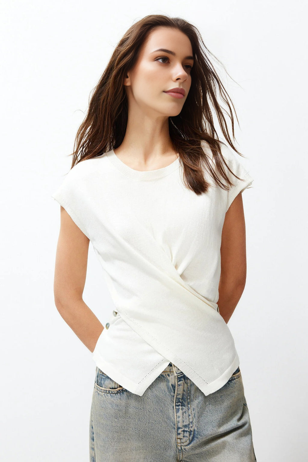Fitted Crew Neck Short Sleeve Knit Blouse