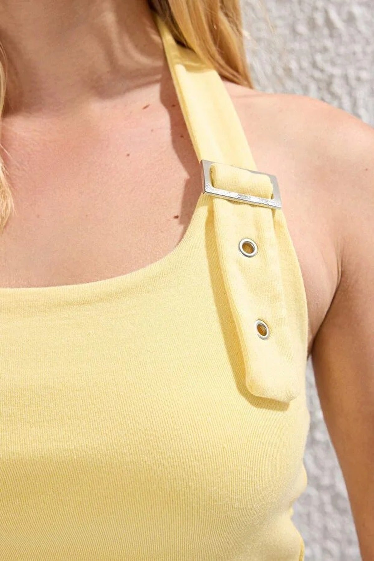 Halter Neck Belt Detail Fitted Knitted Blouse