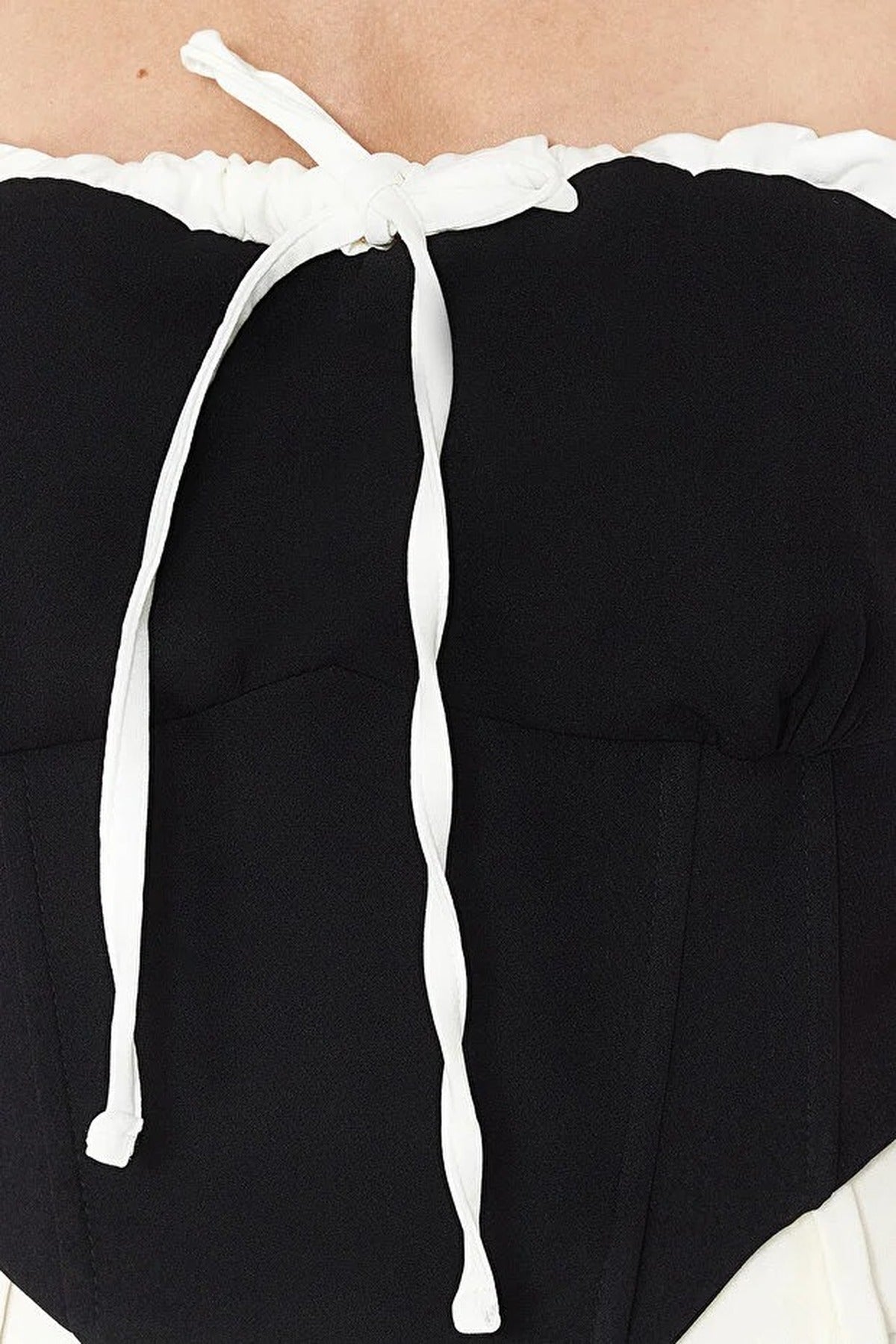 Straplez Tie Detail Crop Fitted Blouse
