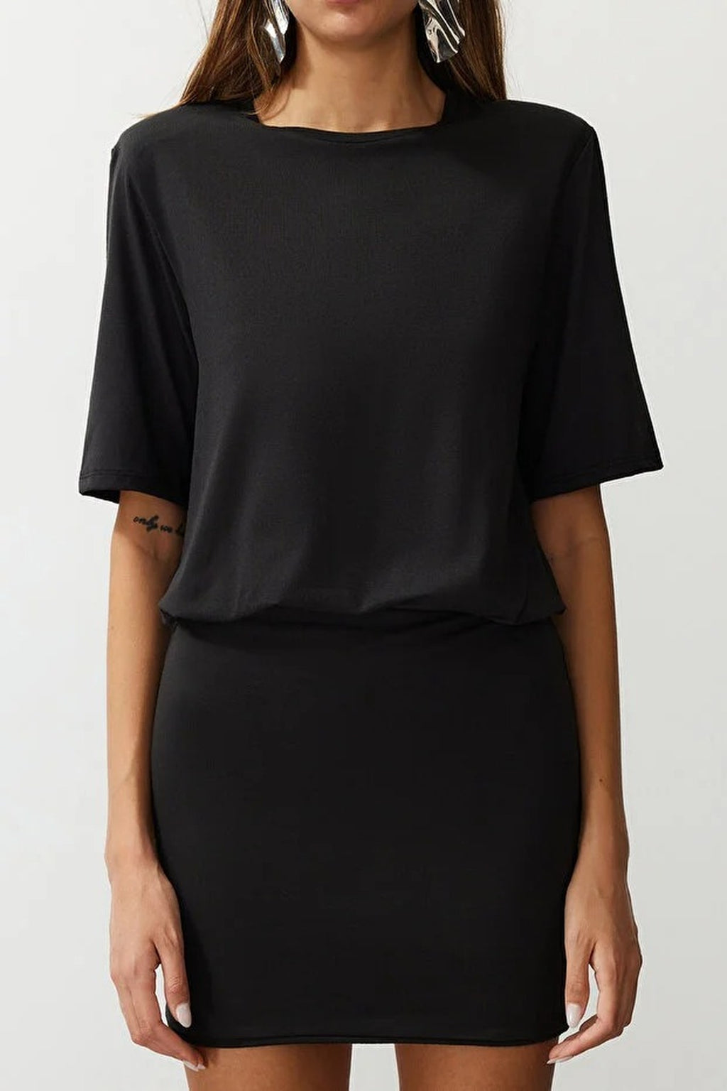Soft Fabric Fitted Short-Sleeved Stretch Knit Dress