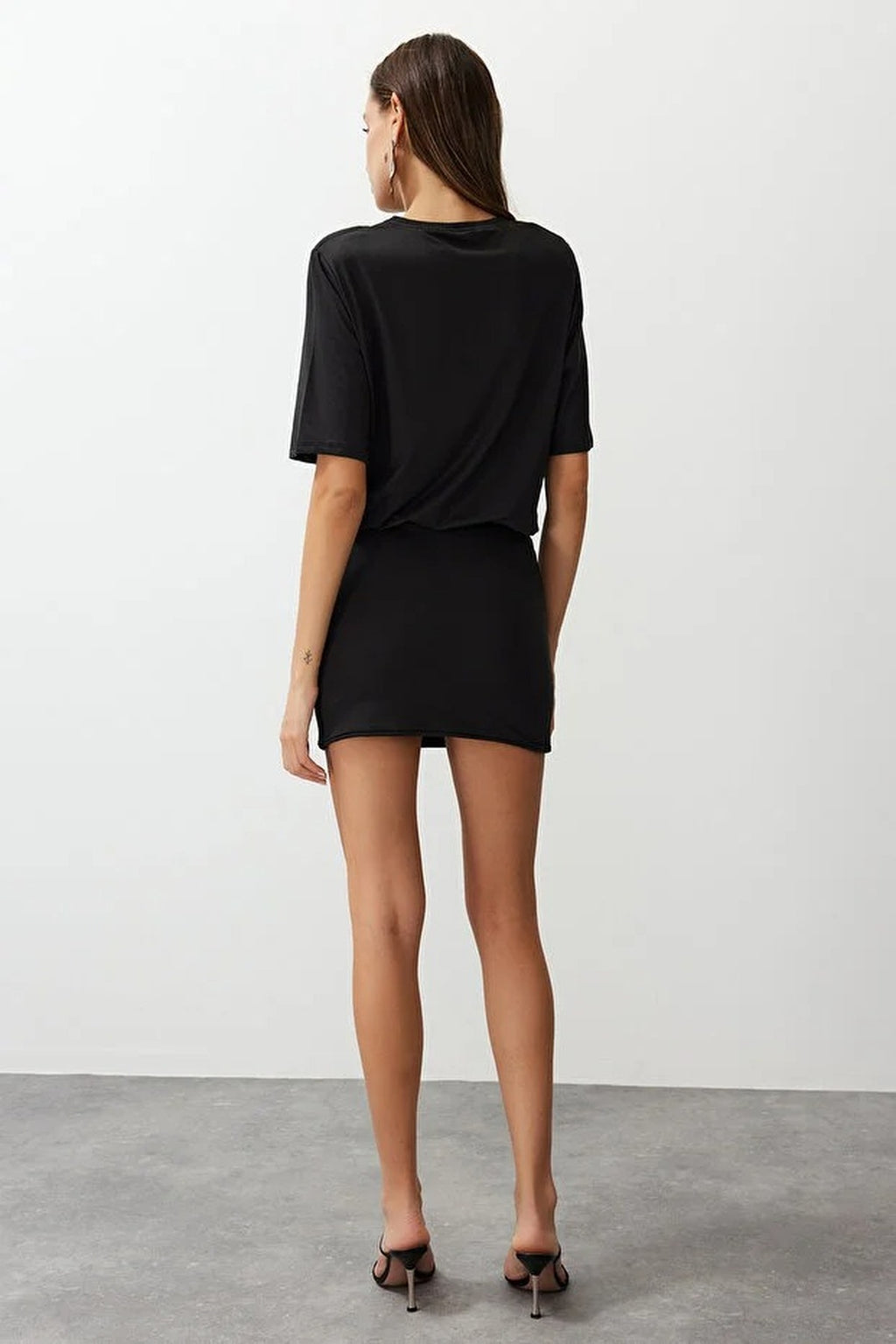 Soft Fabric Fitted Short-Sleeved Stretch Knit Dress