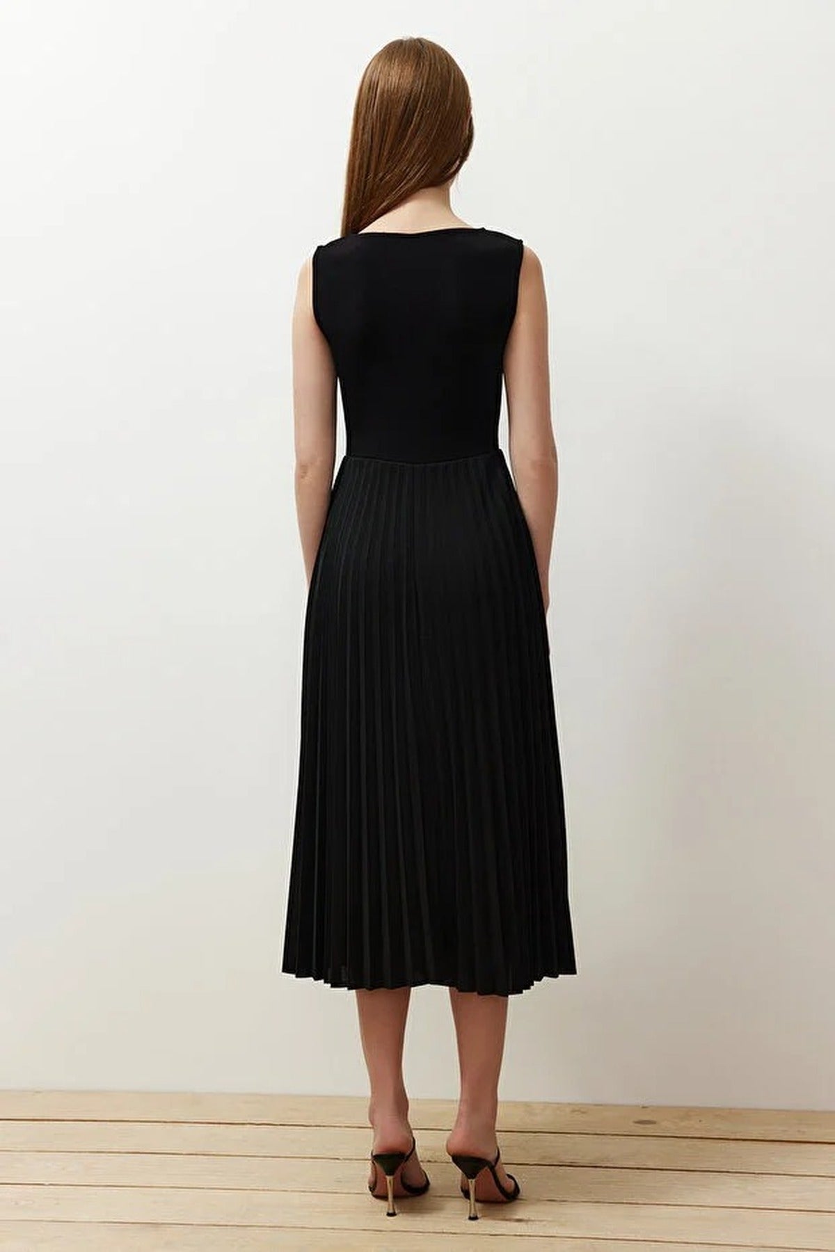 Pleated Lined Sleeveless Stretch Knit Midi Dress